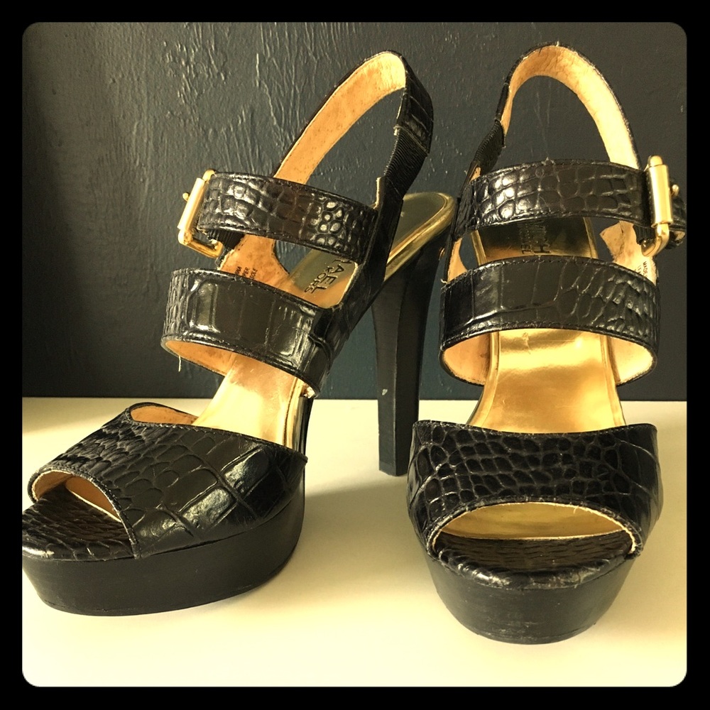 !! Michael Kors Black Leather Heels!!